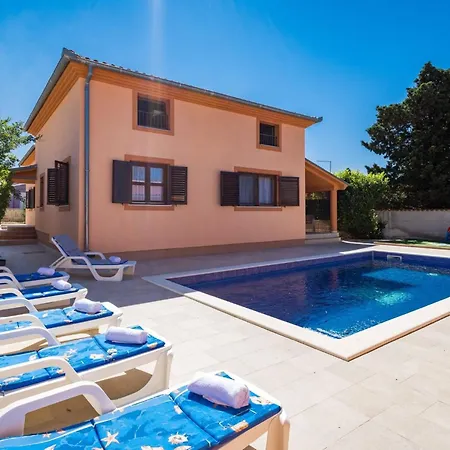 Ferienvilla Ena By Interhome *