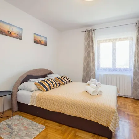 Ferienvilla Ena By Interhome * Pula